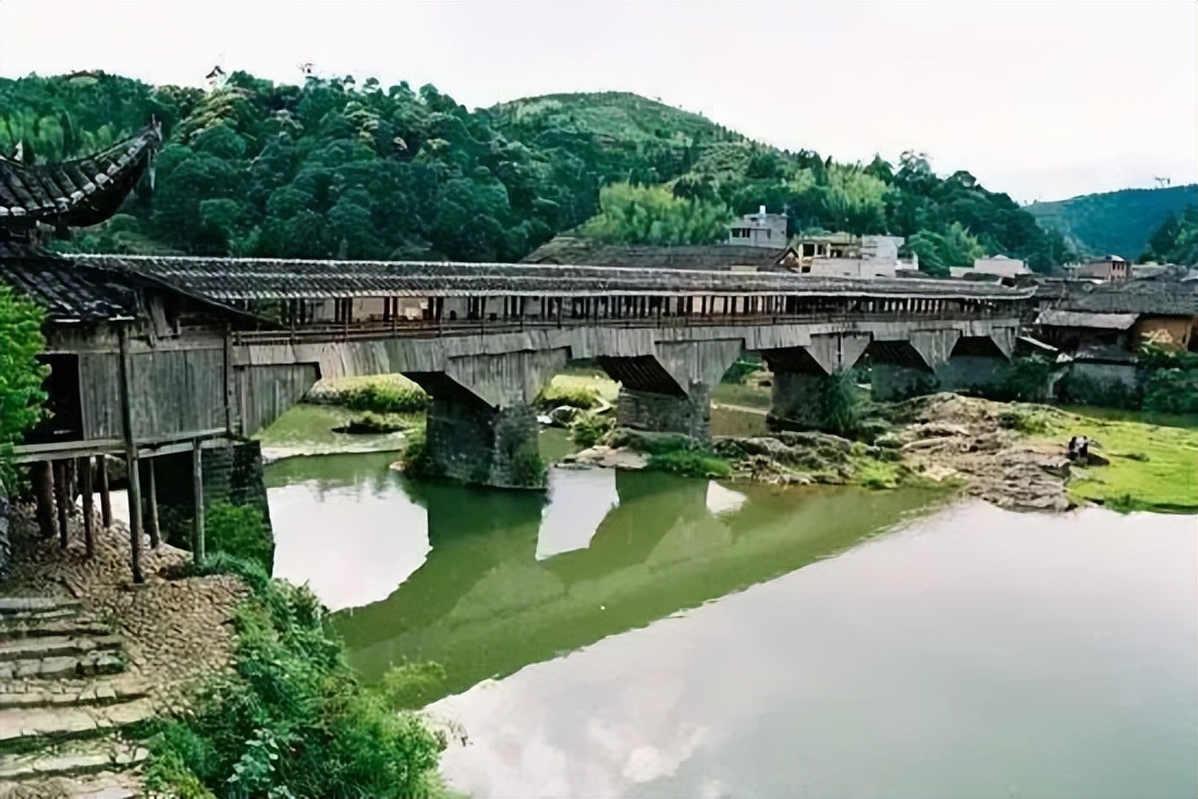 万安桥怎么被烧毁的,万安桥烧毁的原因