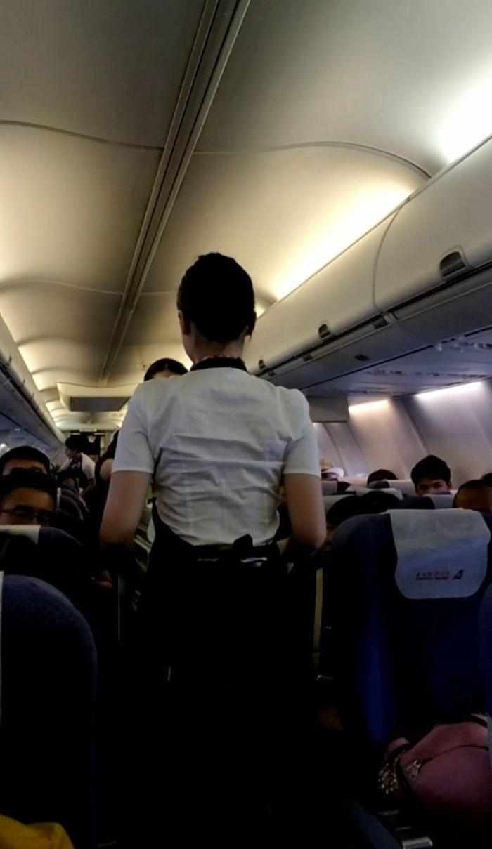 英国打造“天上人间”空姐在飞机上卖淫，自称比普通空姐多赚十倍