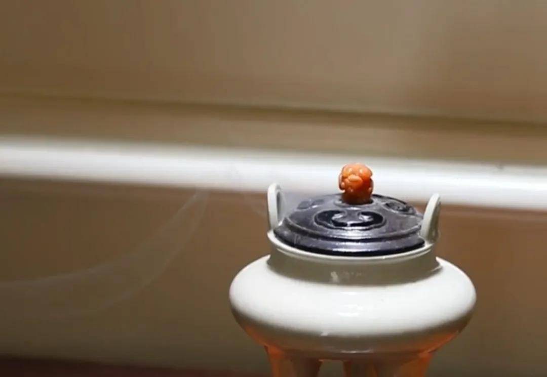 焚香听雨，日入过万，为富豪点香的“司香师”到底是什么行业？