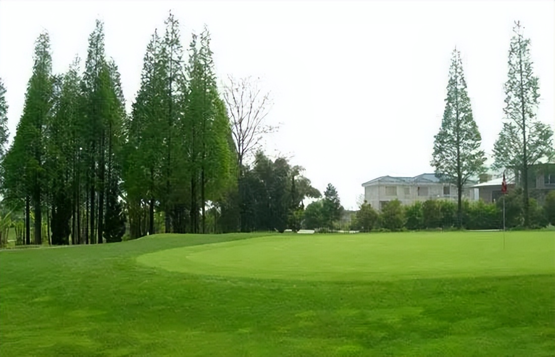 带您领略顶级山崖海景球场,带你们看风景美丽的高尔夫球场