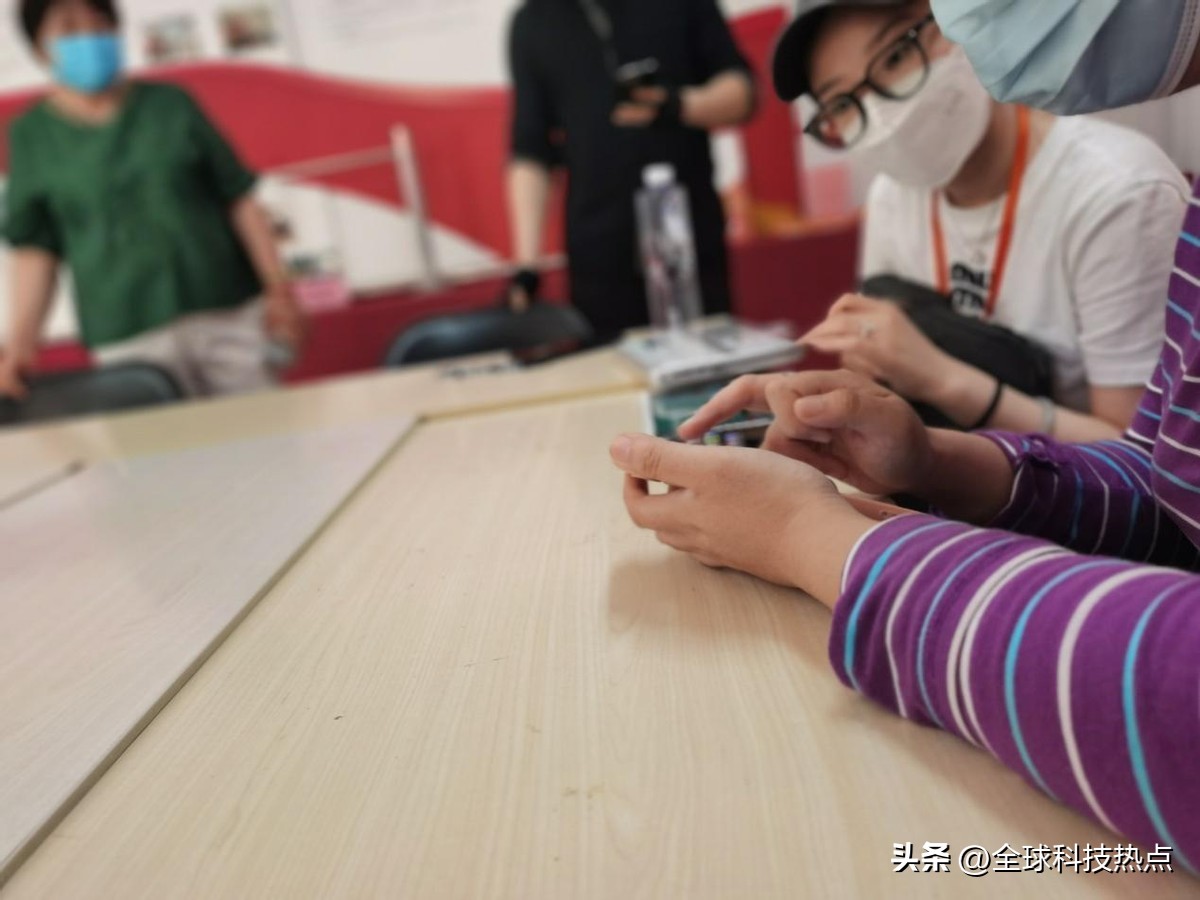 “聚心成光天下有爱”——“聚光甄选”数字化公益帮扶为爱起航