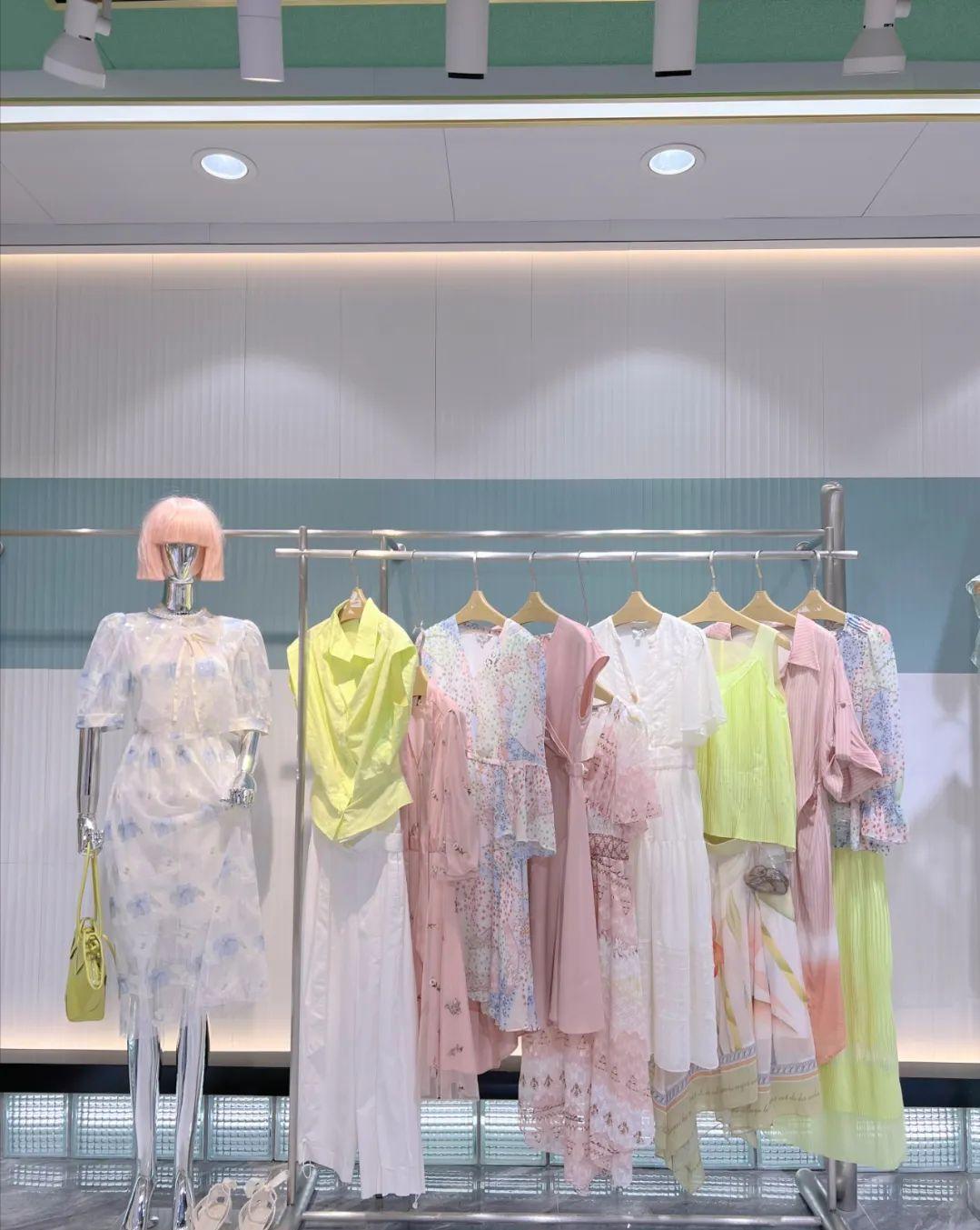 lily女装夏季连衣裙,lily女装针织衫连衣裙