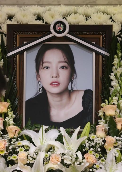 具荷拉尸检找到了吗,具荷拉灵堂现状