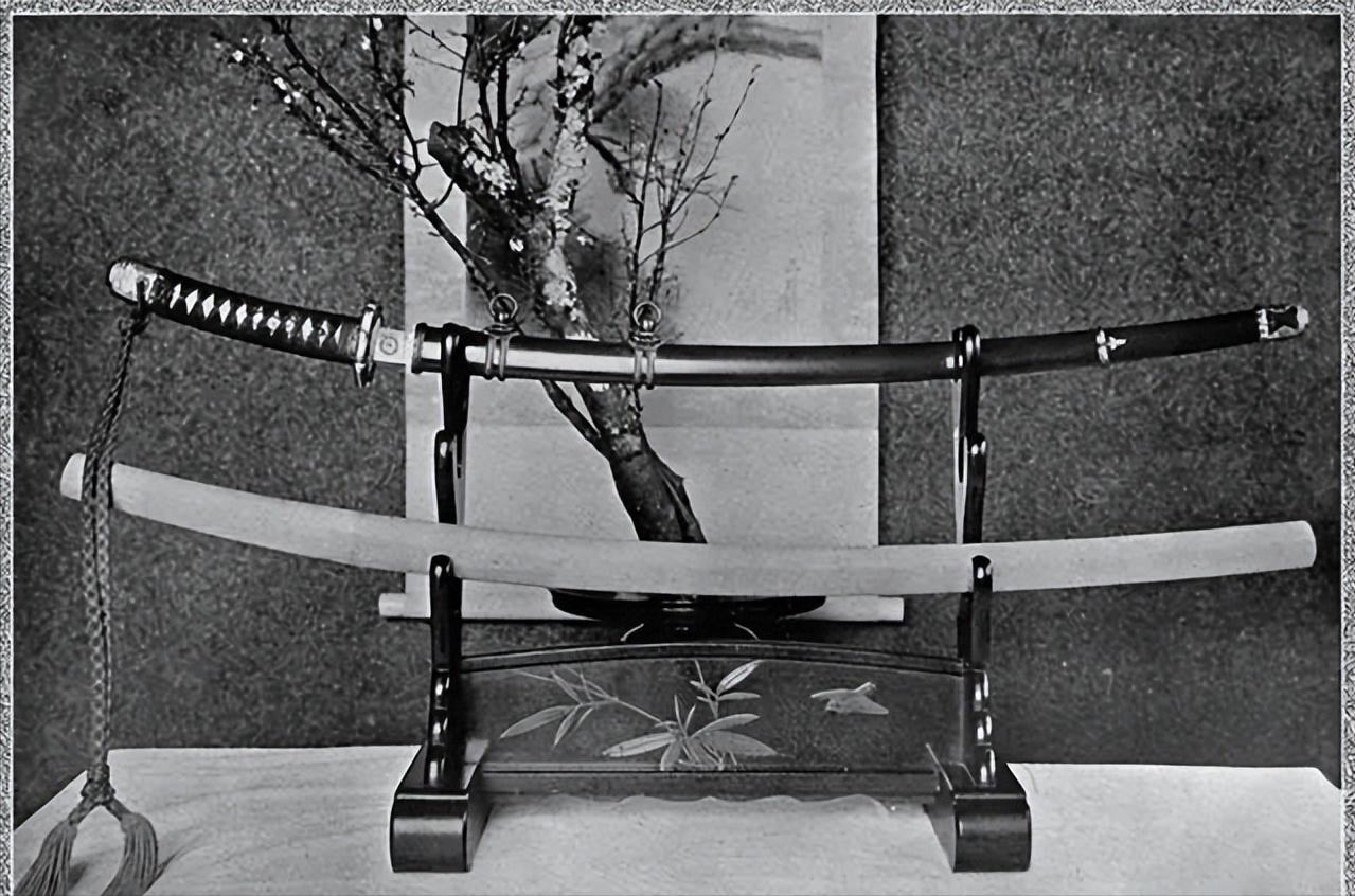 普京送安倍武士刀,普京给安倍送什么