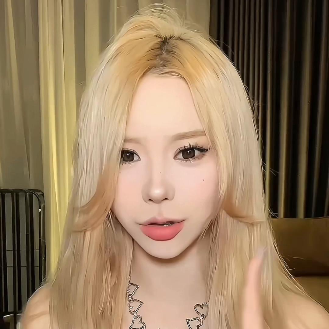 韩国卷发发型中长发,韩国卷棒卷发中长发教学