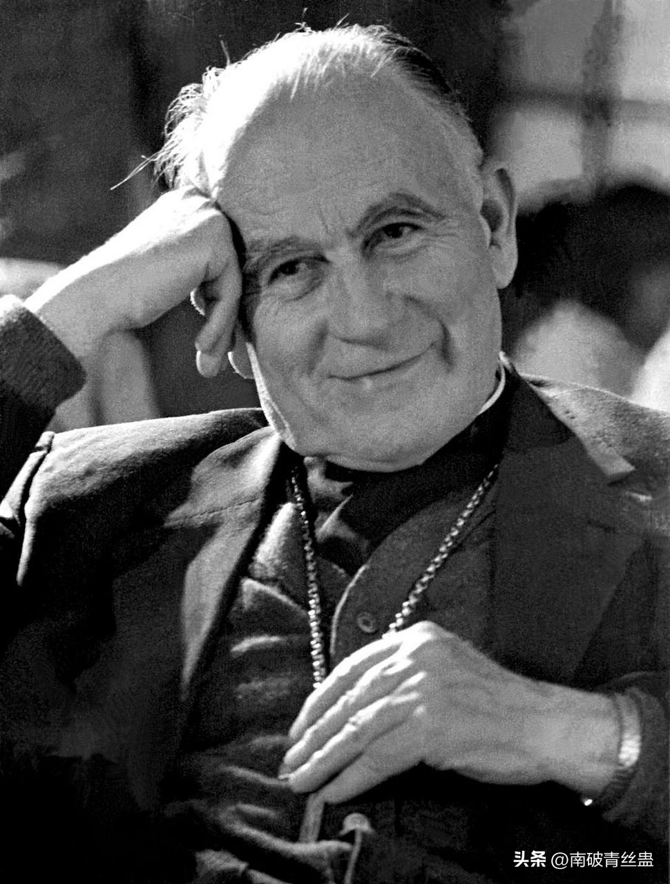 探讨美术作品所蕴含意义,美术作品中的人文意蕴