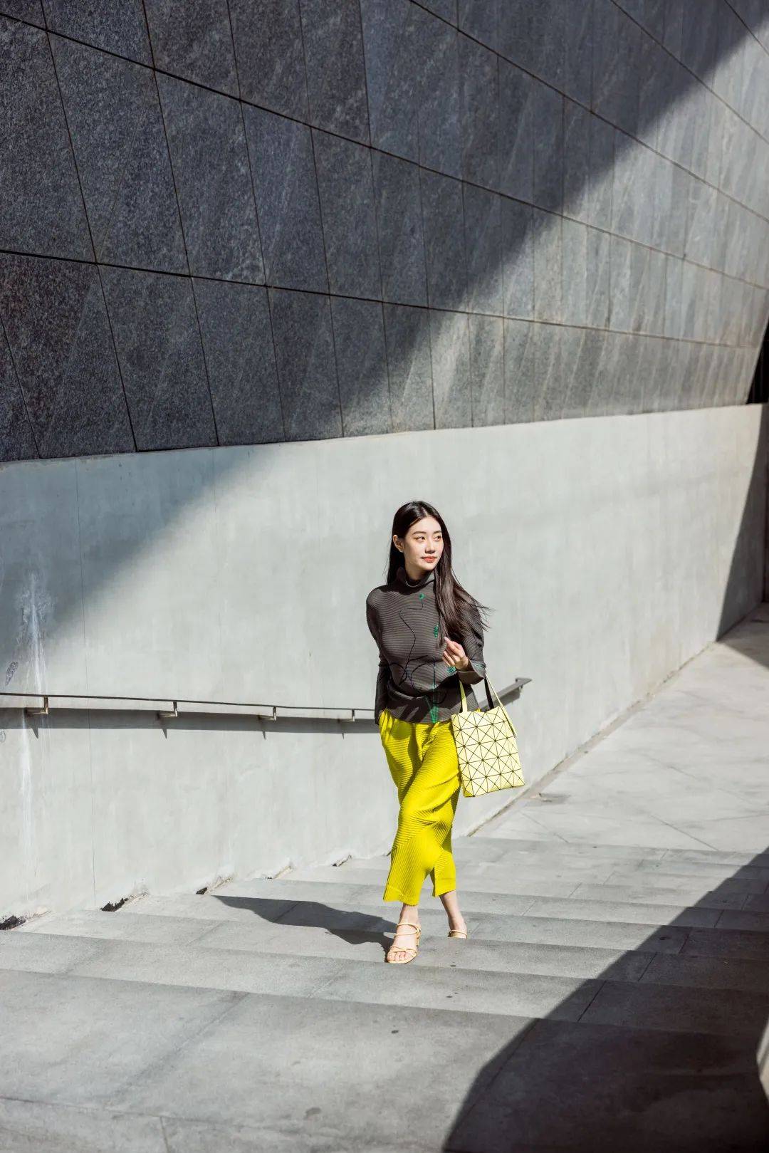 2023三宅一生包包哪款值得买,三宅一生水桶包2021