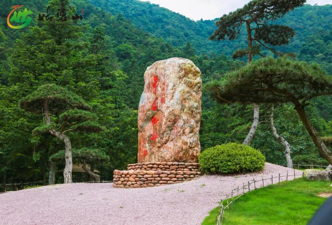 姑婆山仙山真脸观景平台,姑婆山山顶真容