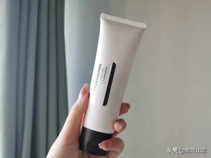男士用什么洗面奶控油祛痘效果好,洗面奶男士控油祛痘印祛黑头推荐