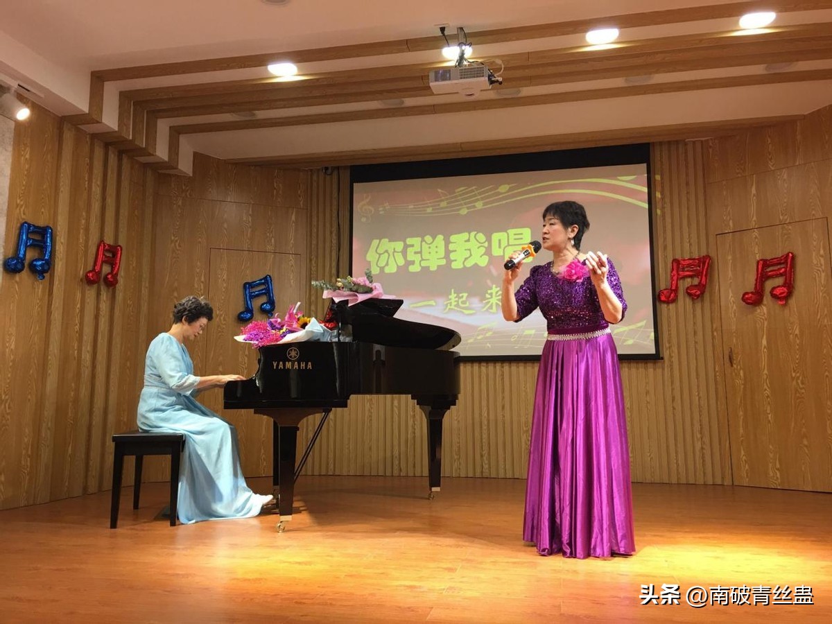 钢琴伴奏对声乐的影响,歌唱中的钢琴伴奏是如何配合的