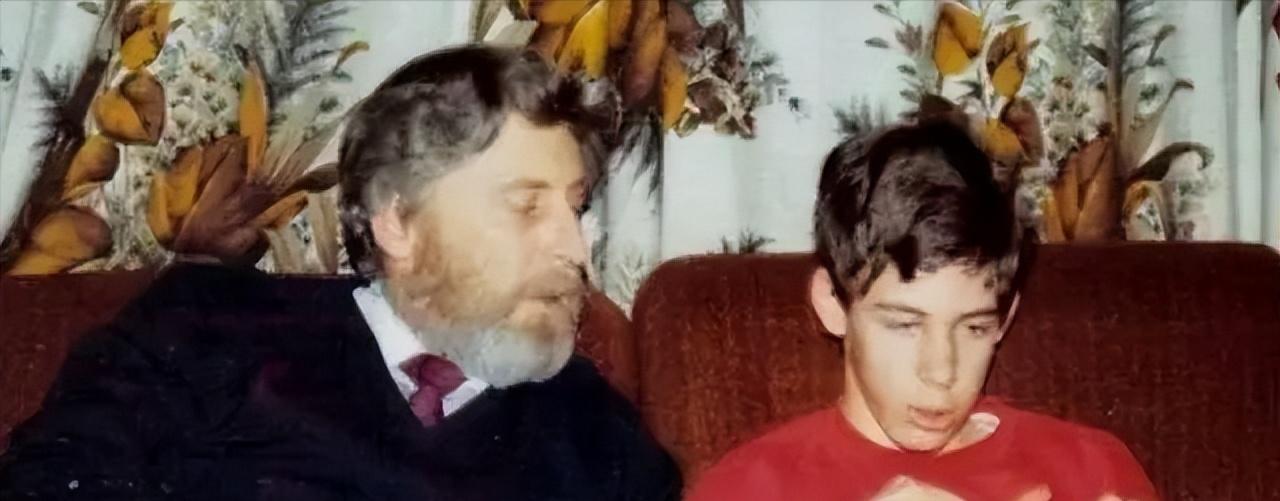 幽灵男孩马丁卧床14年,幽灵男孩马丁患病卧床