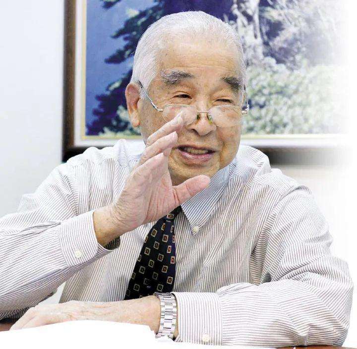 嚣张的郭台铭，在台湾富豪榜才排到第六