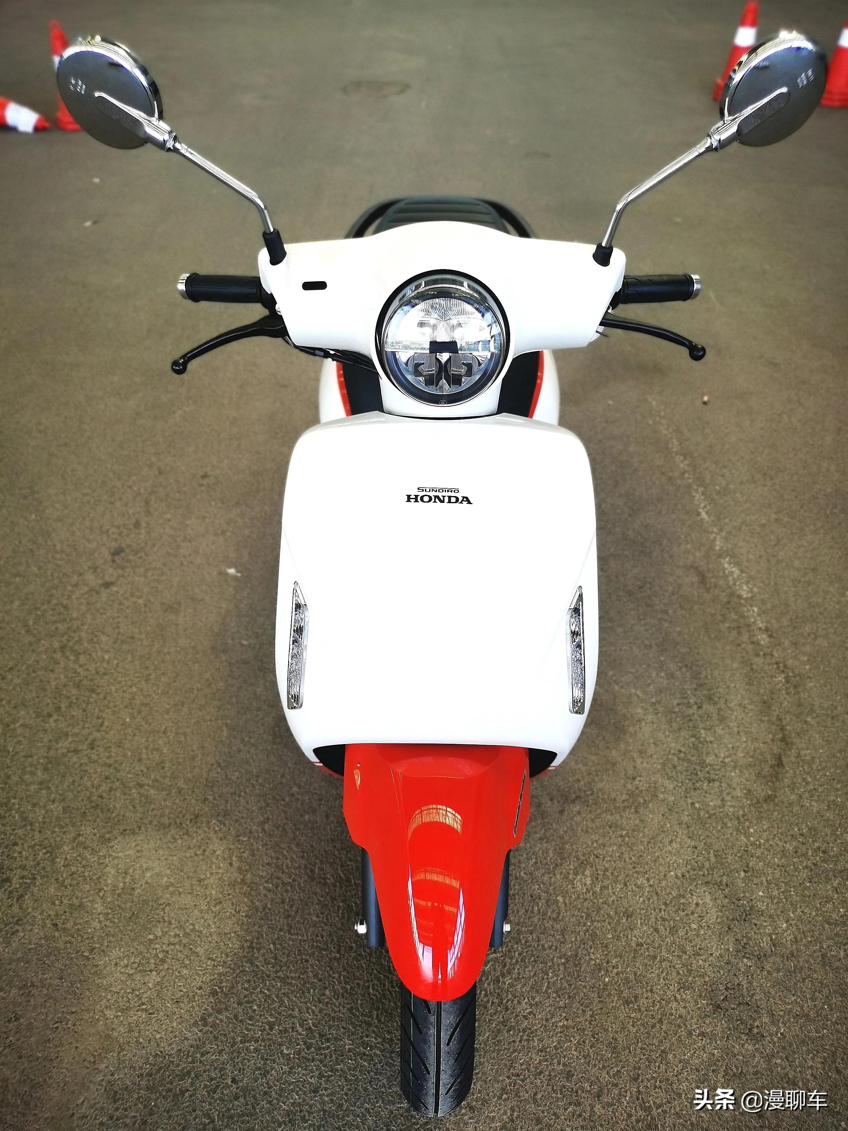 本田复古踏板ns125la介绍,新大洲本田复古踏板ns125落地价