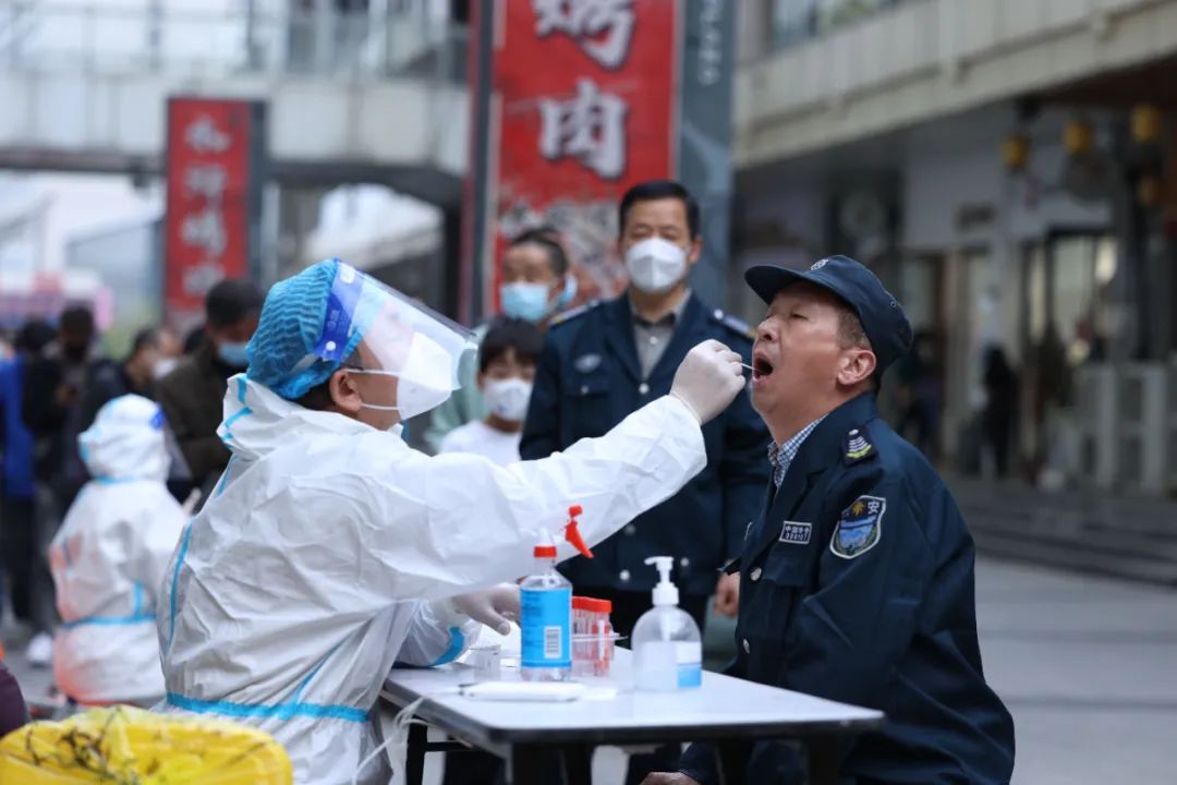 关于抗击疫情的工作视频,疫情防控召开紧急会议简报