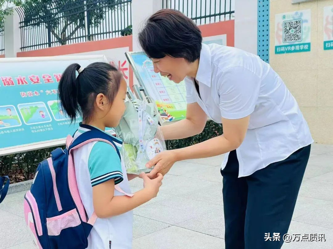 展才艺、练市场、摘葡萄、看电影…幼儿园“六一”主题周精彩回眸