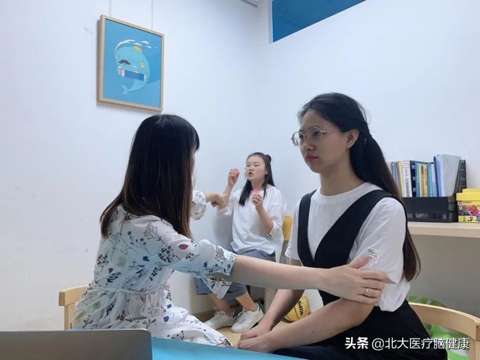 自闭症孩子家长不愿意和人玩吗,自闭症孩子不理人