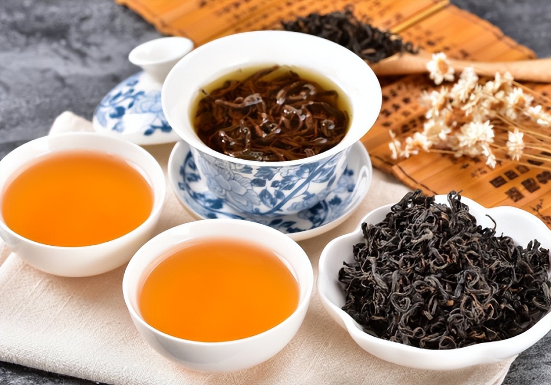 40岁的女人喝什么对皮肤好,女人气色好喝什么水