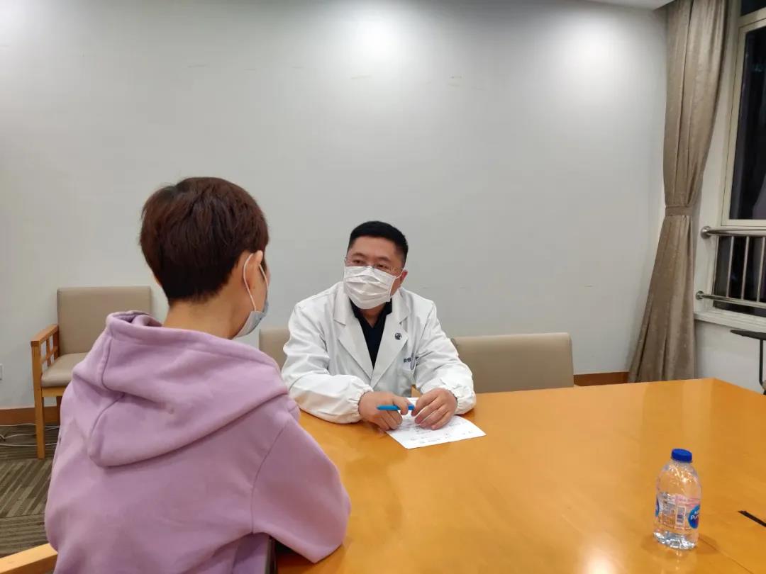 男性割包皮真的好吗？23岁男子分享自身经历：割包皮，不疼是假的