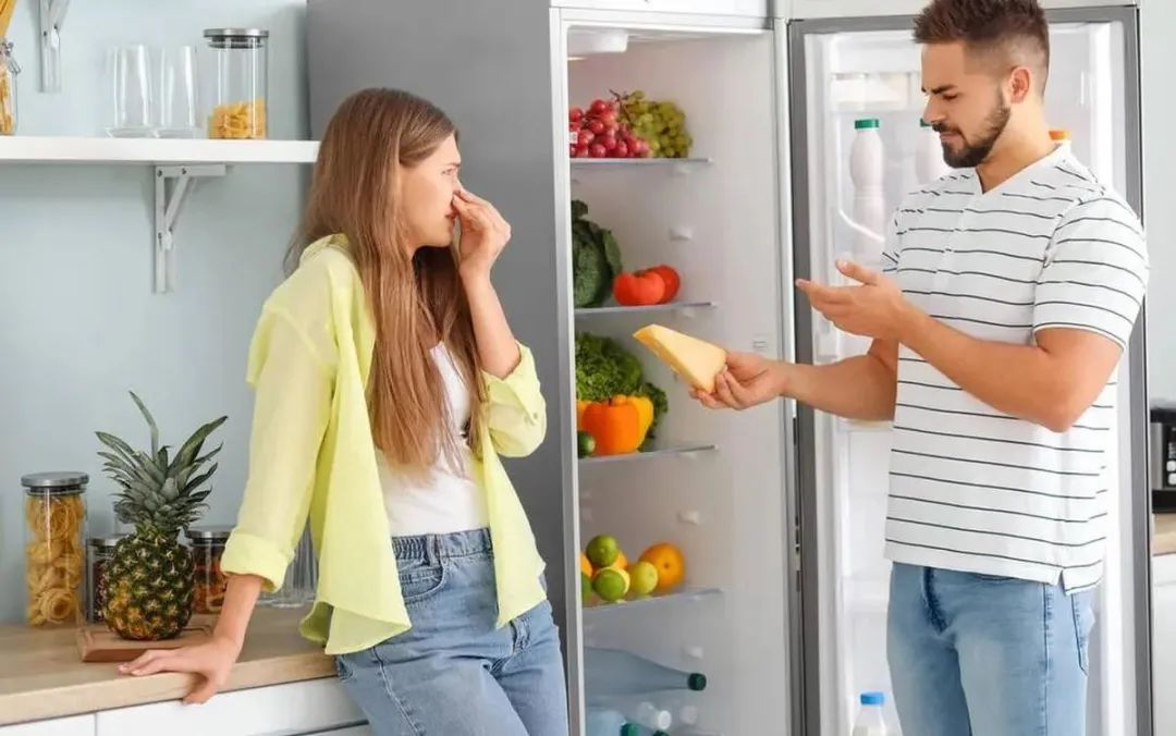 冰箱有异味用什么小妙招,冰箱有异味只需一招解决