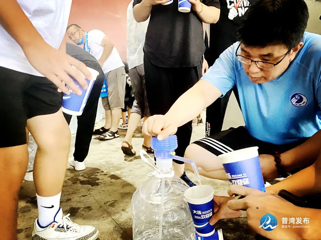 “大连人”主场首战，燃起足球盛夏！