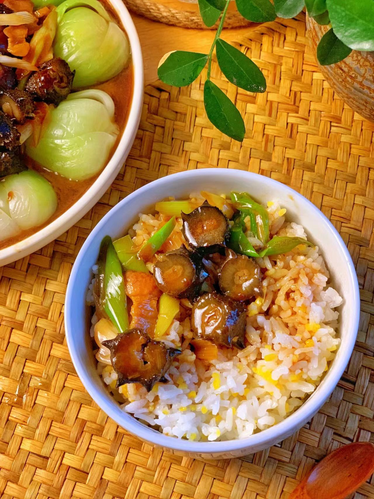 老饭骨美食教你葱烧海参,葱烧海参酱汁的做法