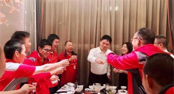 刘强东001号快递员现状,刘强东给京东001号快递员买房了吗