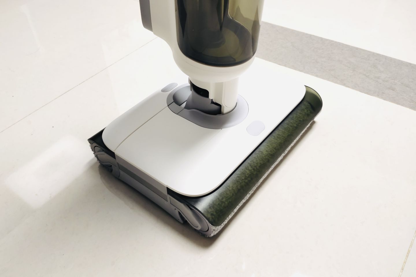 硅胶洗地机和滚刷洗地机,洗地机有必要买吗