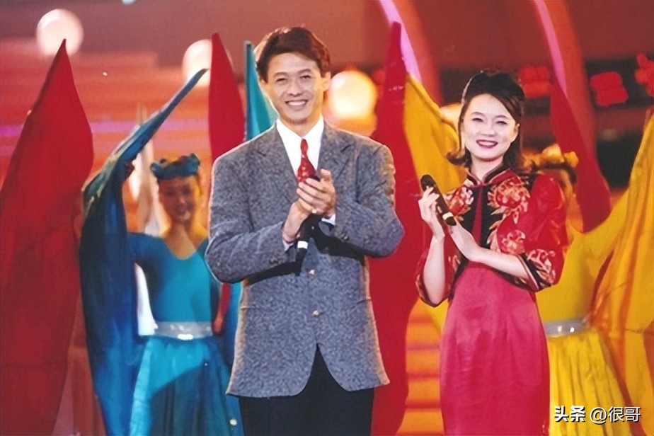 第二次拥抱记者,第二次拥抱齐涛身份