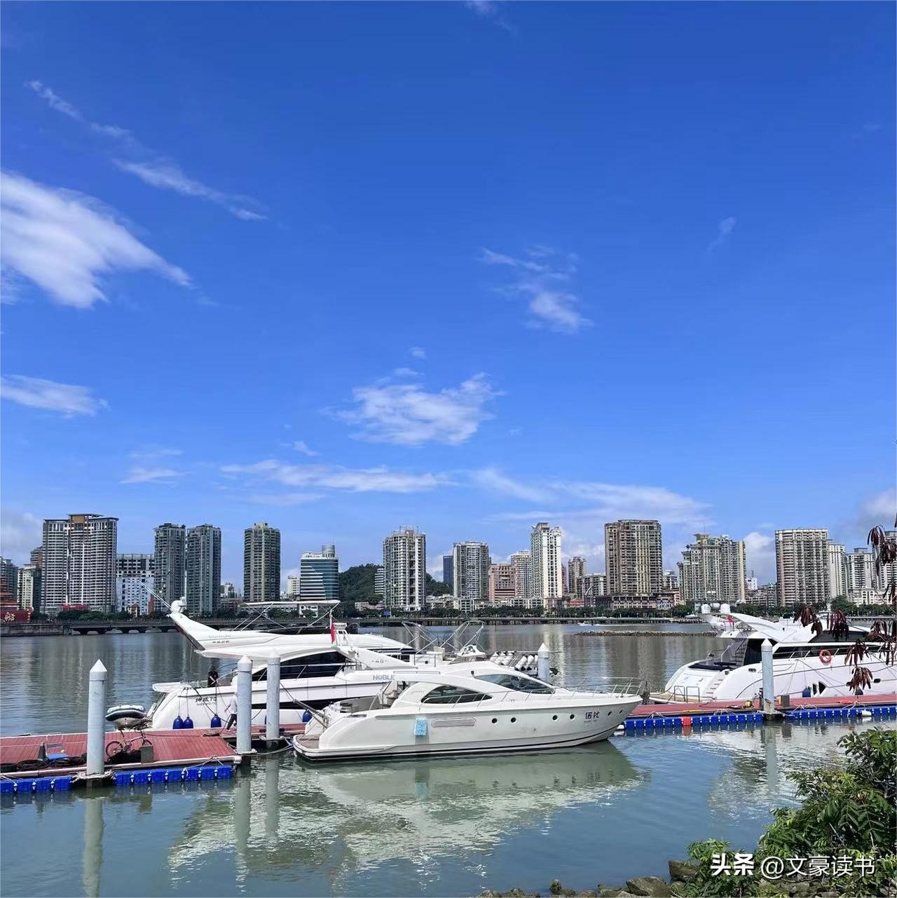 想做电商的人应该怎么选择,做电商都是去哪学