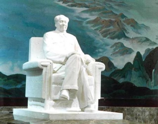 毛主席水晶棺：历时10个月完成，纯度99.9999%，3个工厂合力完成