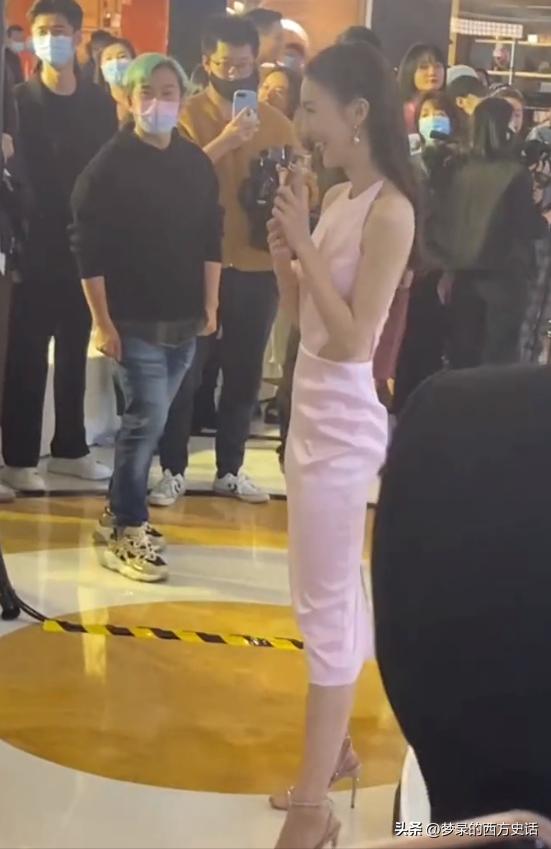 瘦成排骨、整容上瘾、强行装嫩，女明星的畸形审美何时休？