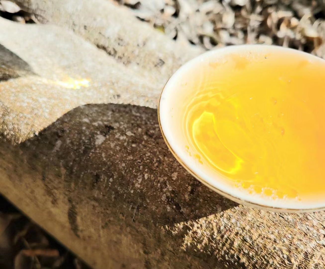 一壶清茶一炉禅香一束枯花,一壶茶一炉香一缕阳光