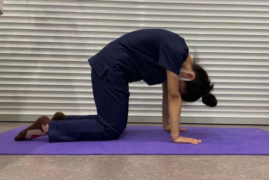 辟谣：腰疼躺躺就好了？专业物理治疗师建议：不信谣，别“躺平”