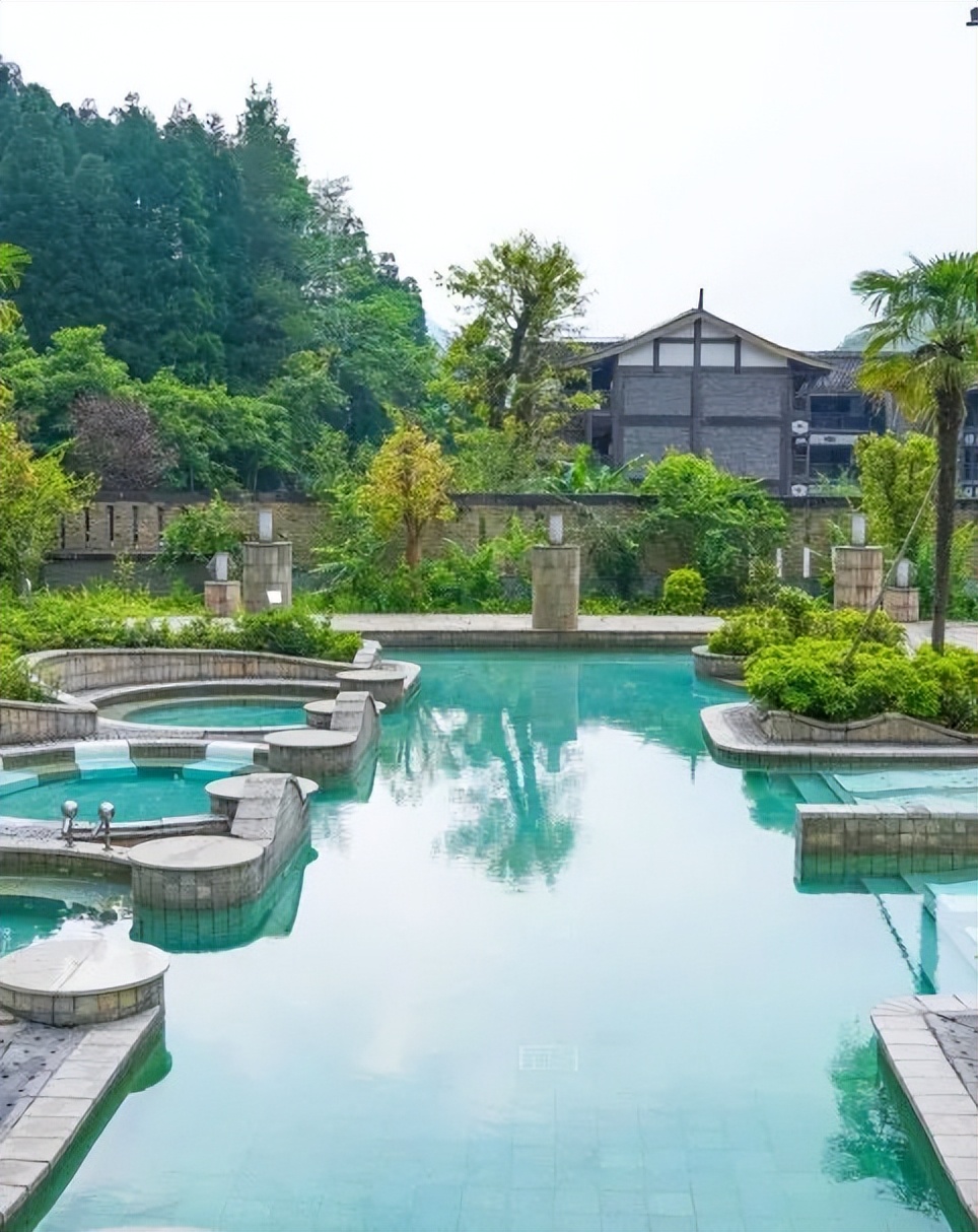 金佛山景区内温泉,金佛山温泉度假村泡温泉