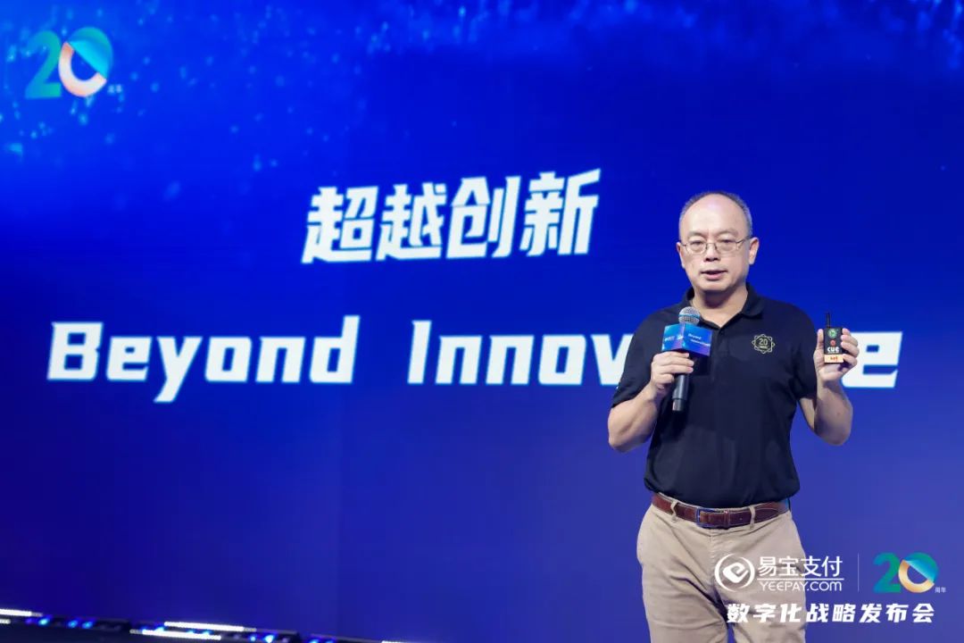 浠栫敤姣忓紶闈㈠瓟璁茶堪鐪熷疄鏁呬簨,浠栫敤鐓х墖璁板綍宸ㄥ彉