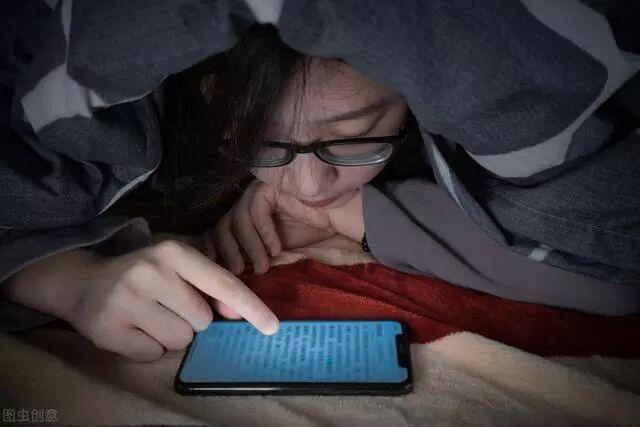 夏天脸上出油可以用婴儿爽身粉吗,夏天脸上出油长痘有没有什么药膏