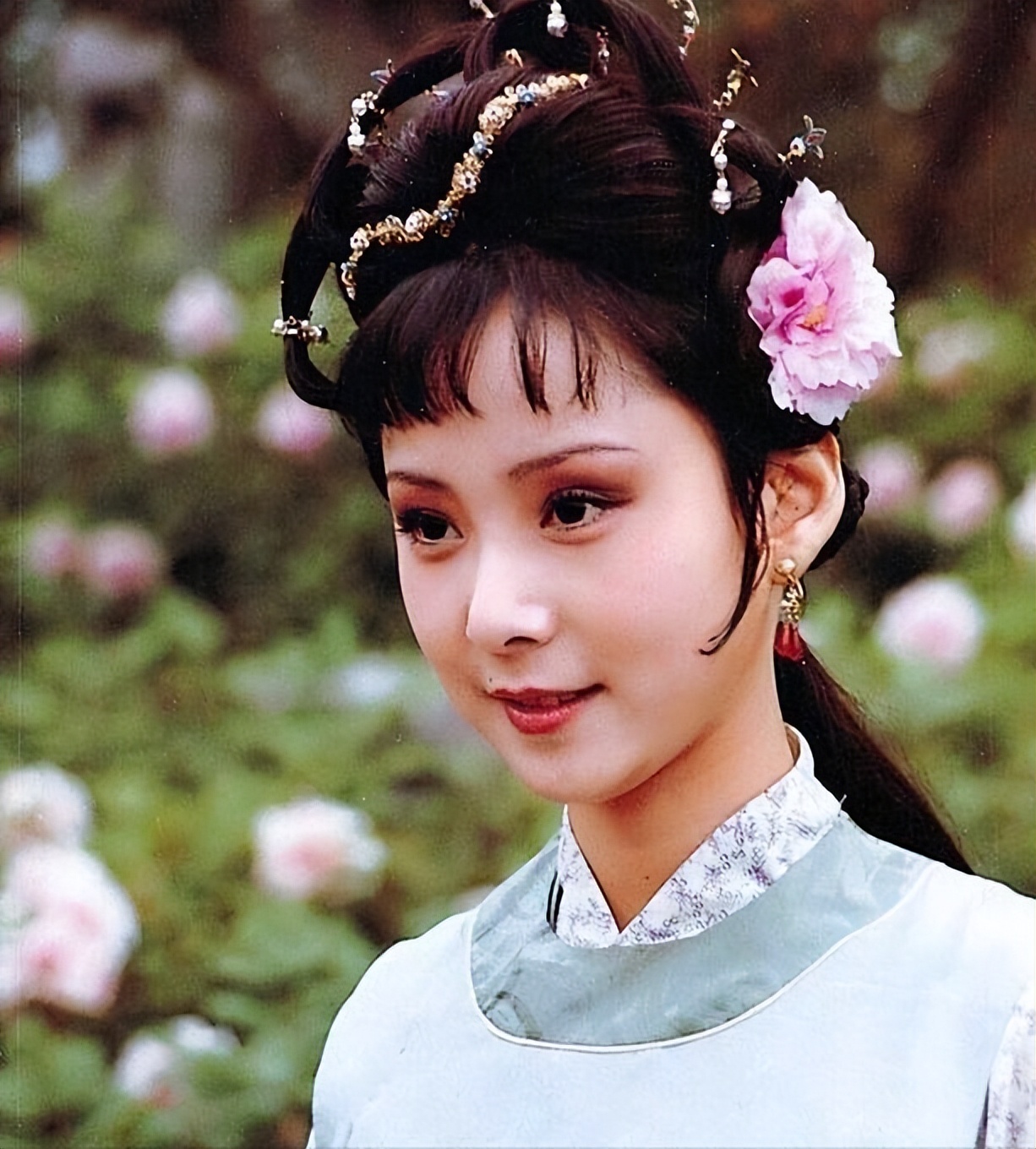 她曾是大明星，丈夫诈骗5700万，她替夫还债9年，卖房救夫