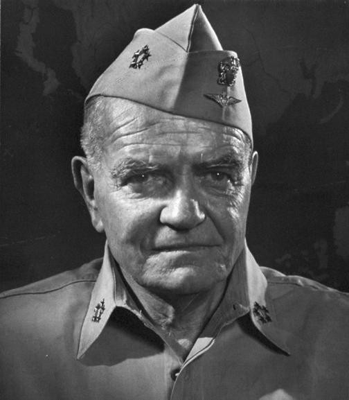 航空母舰能顶得住台风海啸吗,航空母舰遇海啸台风