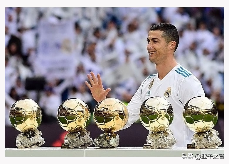 梅西与c罗历史巅峰对决全程,球王梅西颁奖
