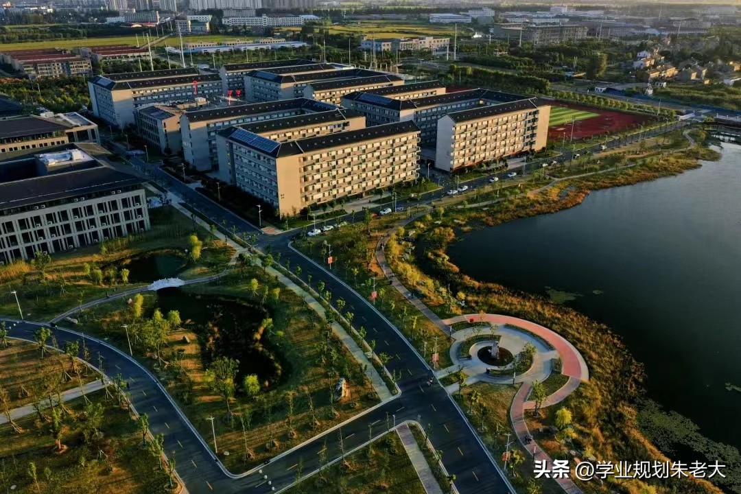 南京师范大学中北学院，2022年在江苏省各专业，录取最低分及位次