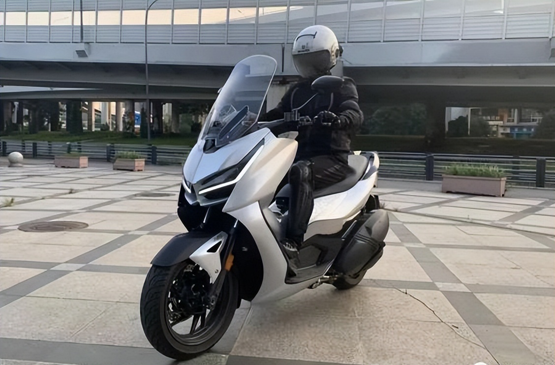 5万左右的摩托车复古运动街车,最新款最值得推荐的摩托车街车