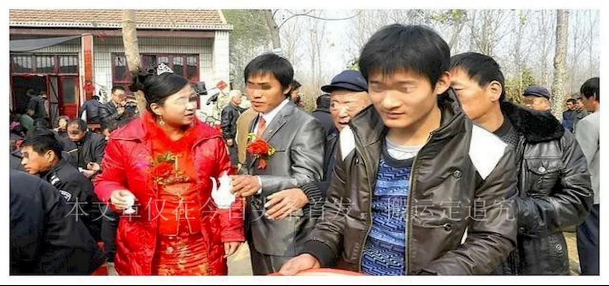 “敢往我下面塞蜡烛，就敢塞电线杆，离婚！”女子哭诉丈夫怪性癖