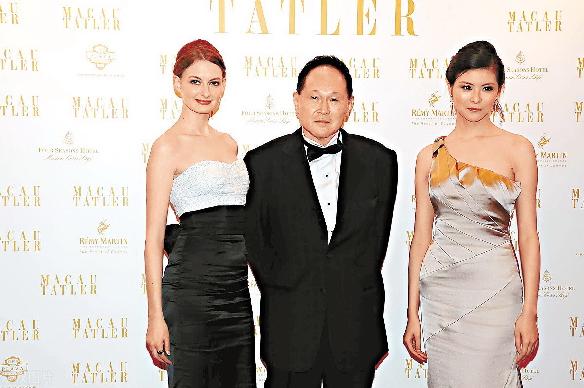 他身价过亿,约过上万女人,87岁又有新欢,却只是个风流的守财奴