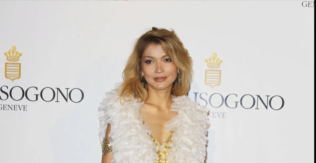 生活奢侈的中亚公主，才华配不上野心，遭总统父亲掴掌，被囚禁