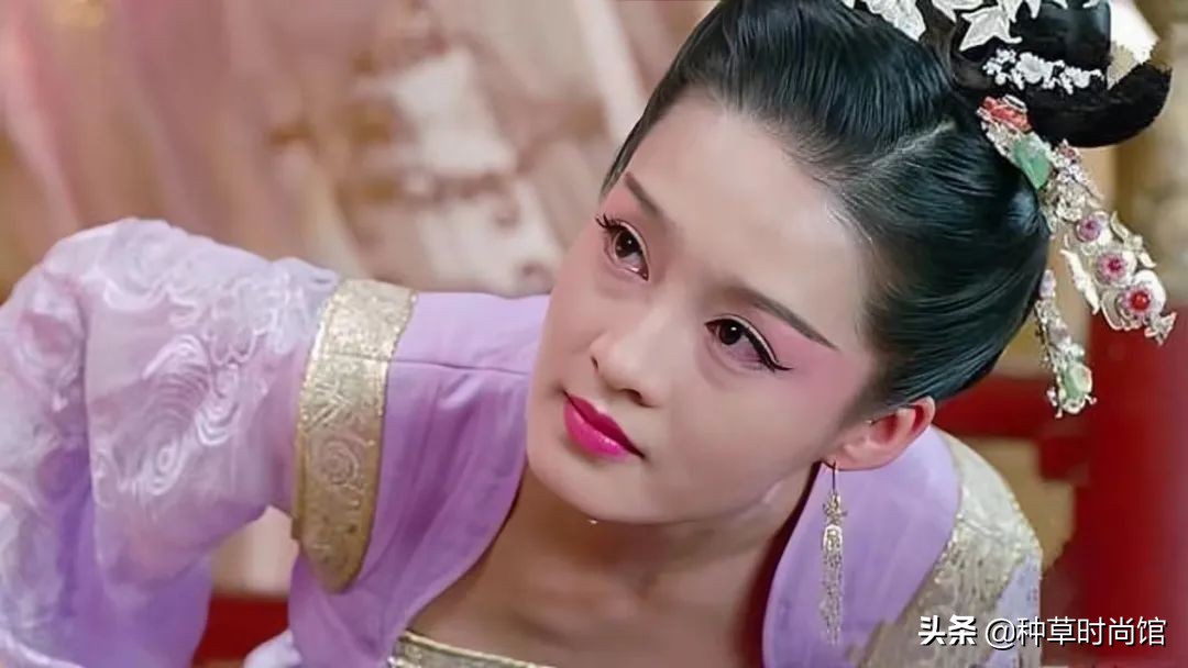 扁平脸淡颜变美思路,苦相女生长相怎么微调