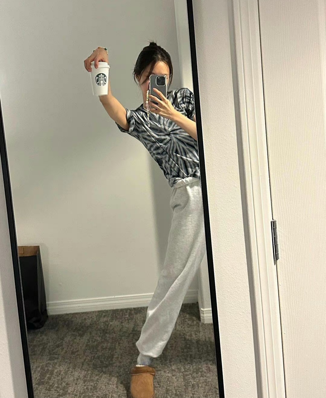 孙娜恩穿吊带裙,孙娜恩粉红色裙子