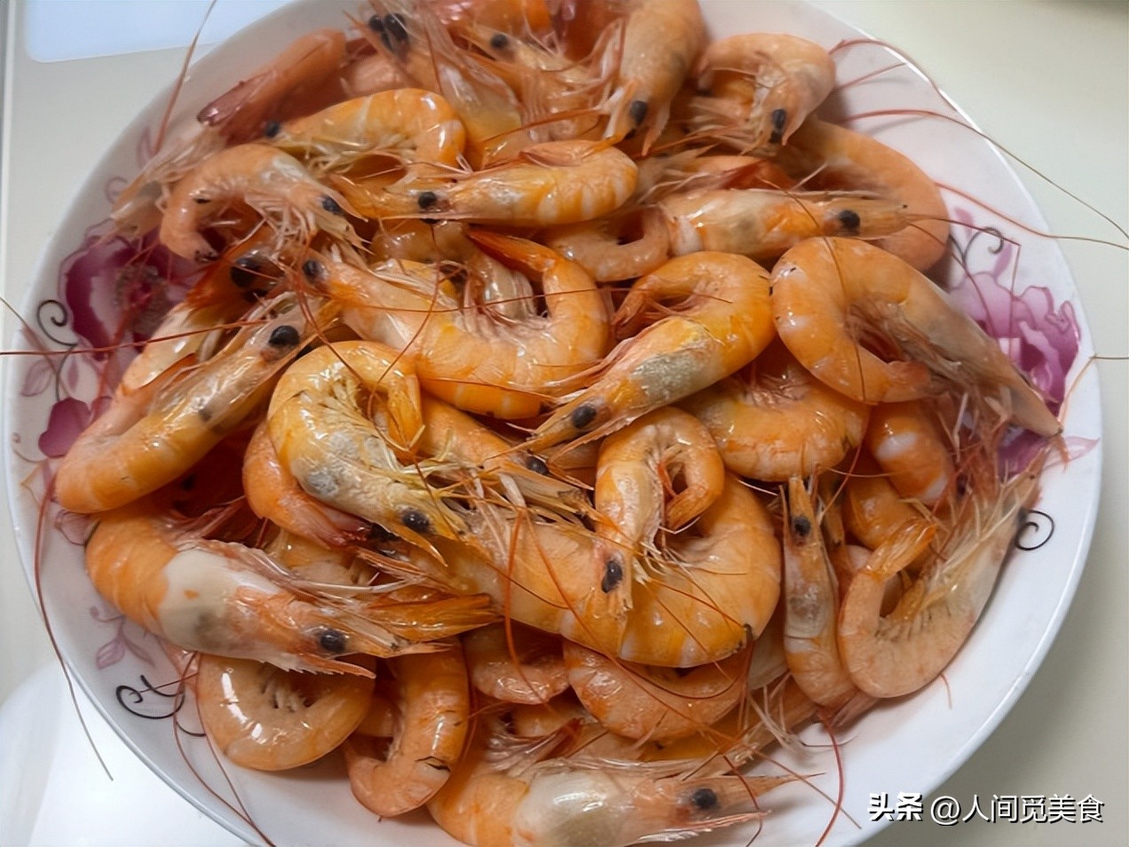 大哥请大家吃饭亲自下厨做饭,浙江大哥做菜