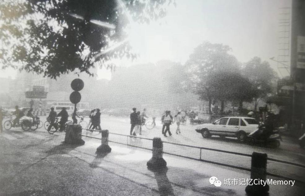 窑岭印象：有“长沙白宫”“戏窝子”，可看李谷一、张也的演出