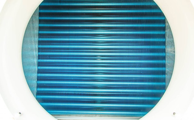 挂机跟中央空调比哪个省电,柜式空调和挂机哪个省电