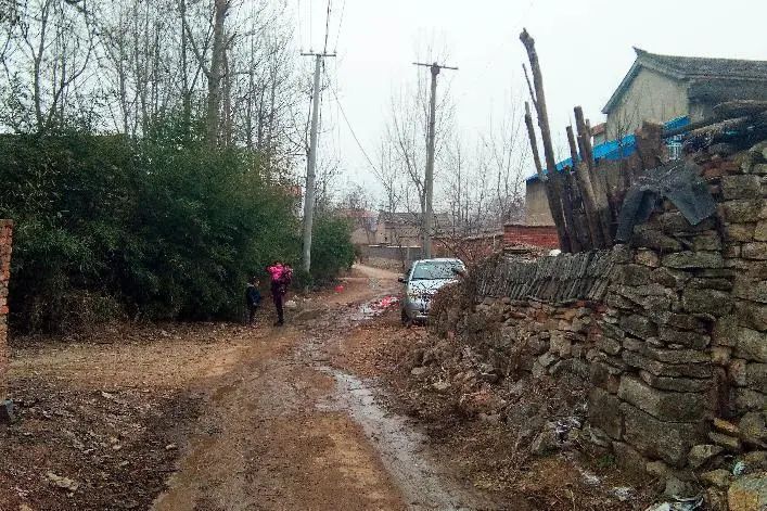 要建房子前是不是先画设计图,要建房的地属于红线怎么办